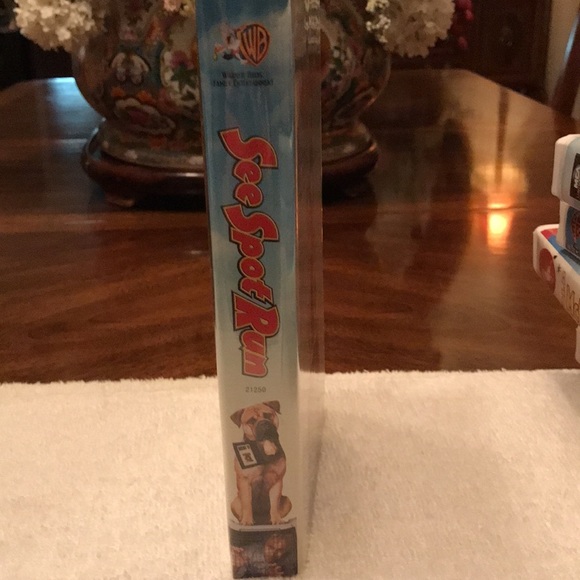 “See Spot Run” VHS - Picture 2 of 3